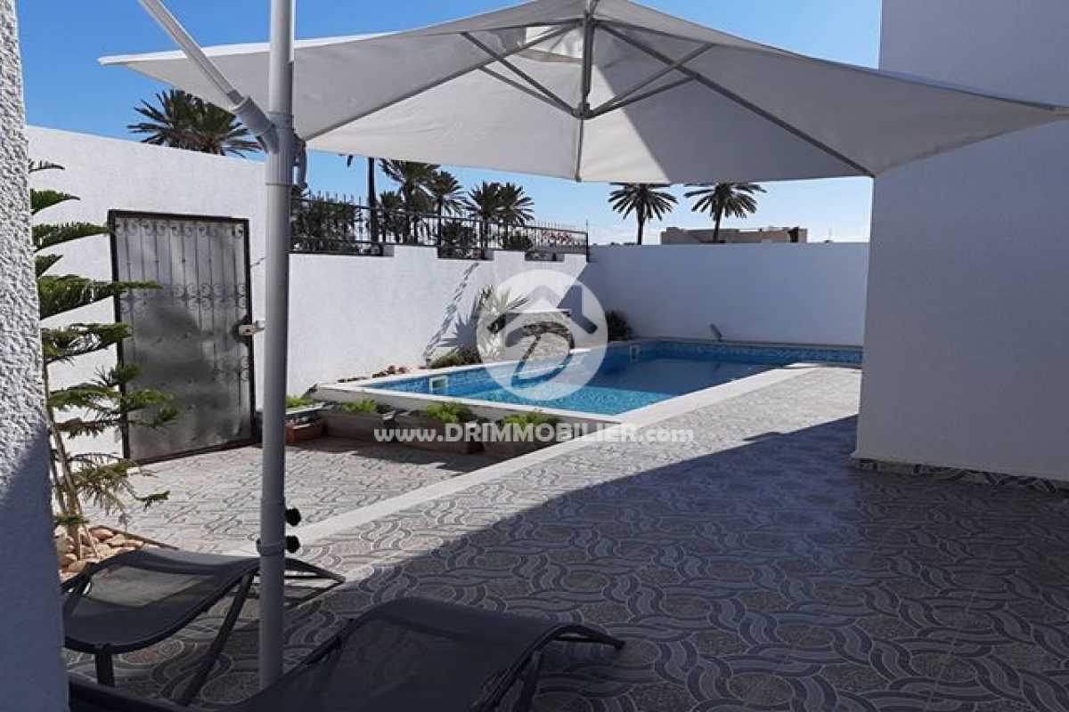 L 231 -                            بيع
                           Villa avec piscine Djerba